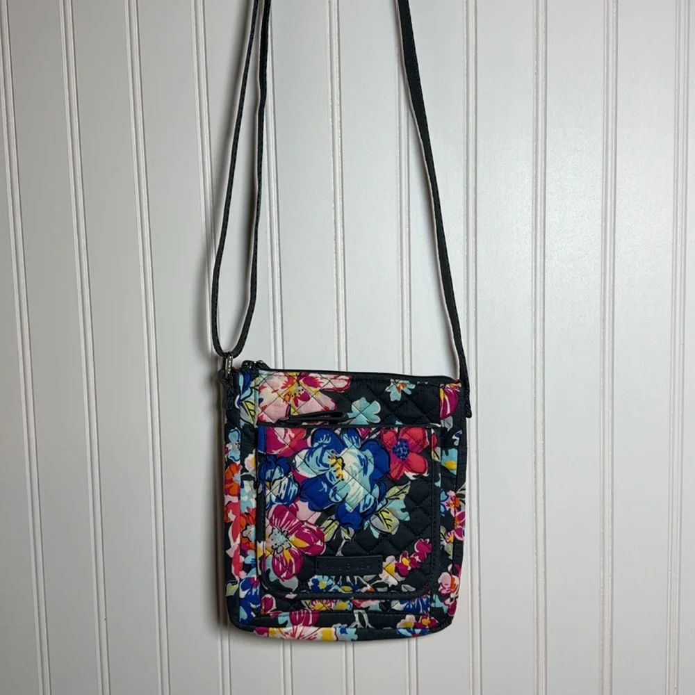 Vera Bradley Crossbody PRETTY POSIES Floral Quilted Purse Handbag - Picture 3 of 13